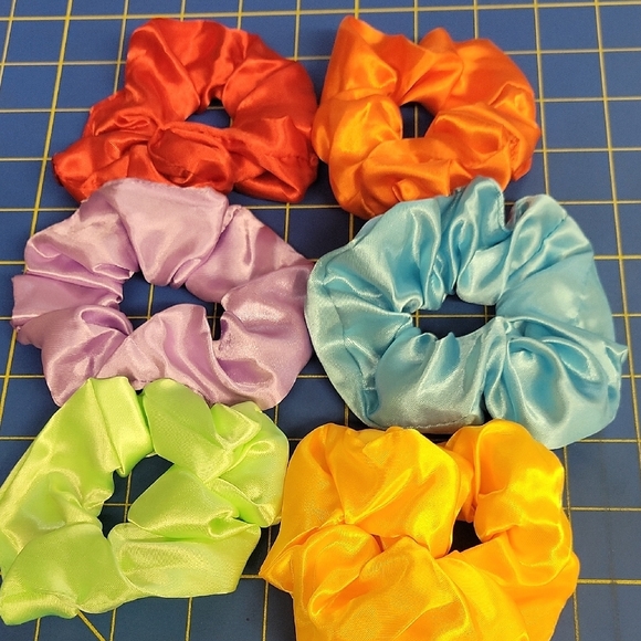 Bundle of 6 Colorful Satin 5" Scrunchies Light Up - Picture 1 of 3